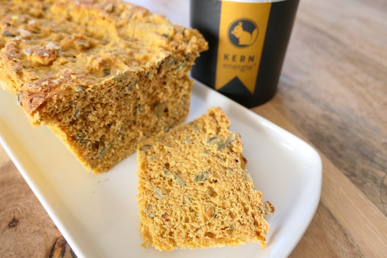 Kürbis-Kartoffel-Brot mit Kürbiskernen