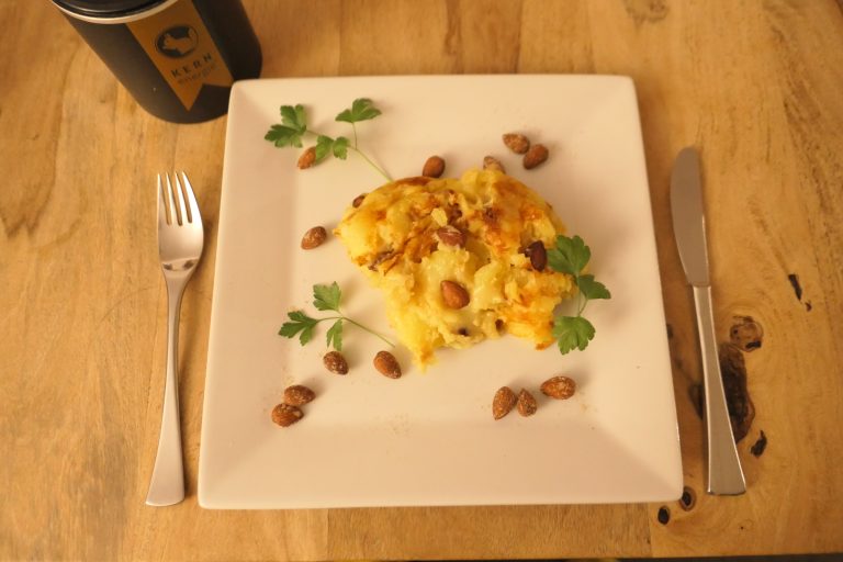 Kartoffel Käse Pfanne mit Rauchmandeln