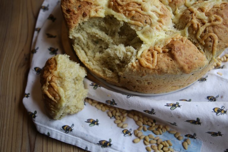 selbstgebackenes Zucchinibrot