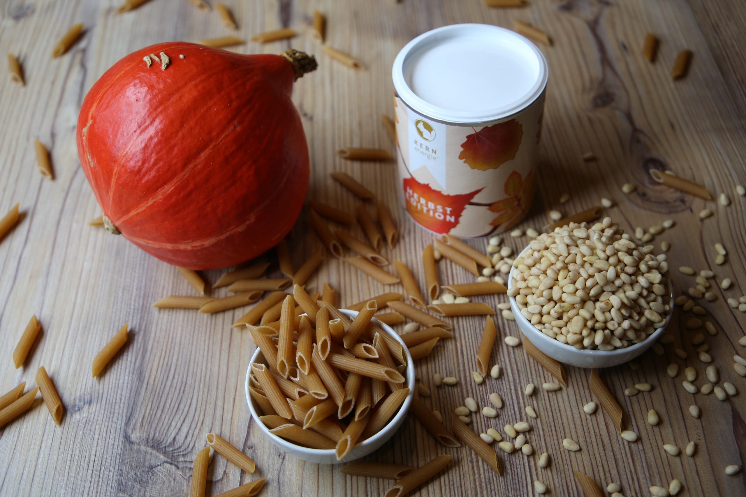 Zutaten für Kürbis-Pasta mit Pinienkernen