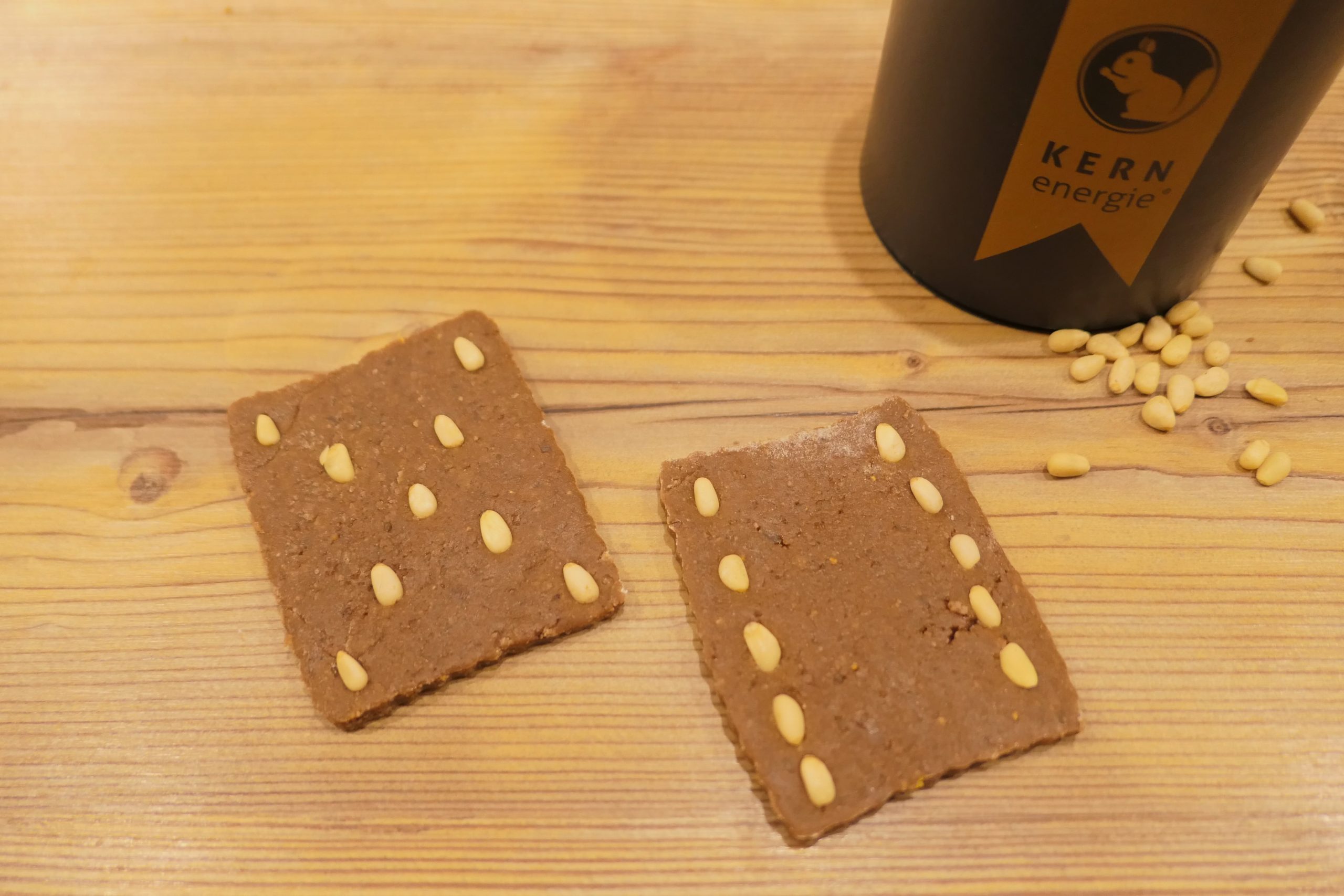 Lebkuchen mit Pinienkernen