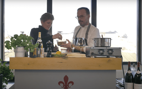 Spargelsuppe kochen auf dem Weingut Chat Sauvage