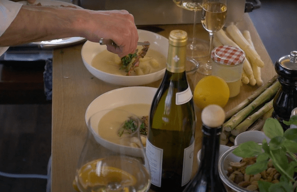 Spargelsuppe mit Speckchip