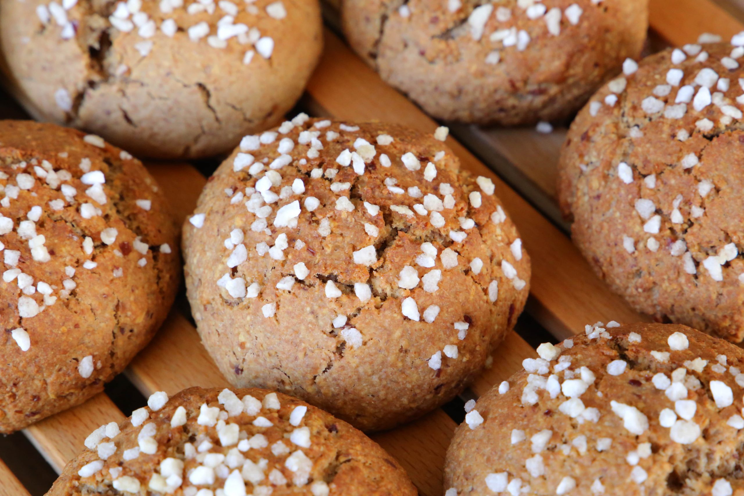 selbstgebackene Apfelbrötchen